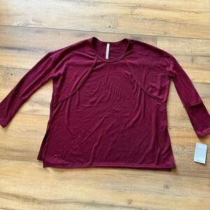 Forgotten Grace Sweater Top Burgundy Small Women Solid Scoop Neck 3/4 Sleeve